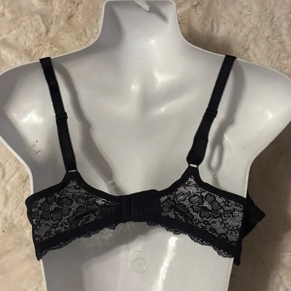Victoria's Secret Cream and Black Bra-NWOT - Picture 2 of 4